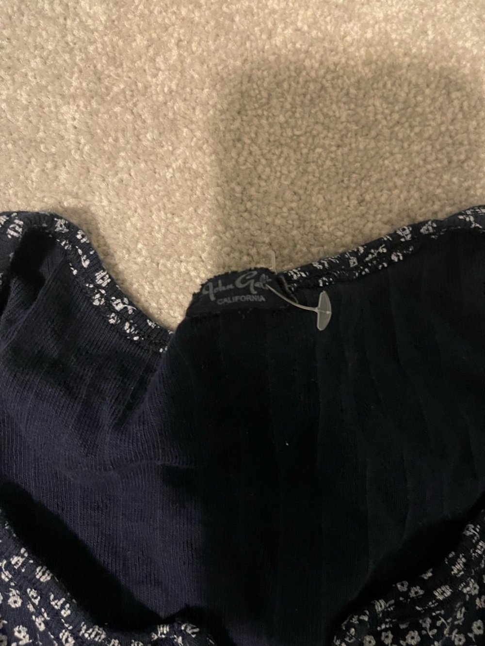 Tops Bundle - Picture 2 of 10